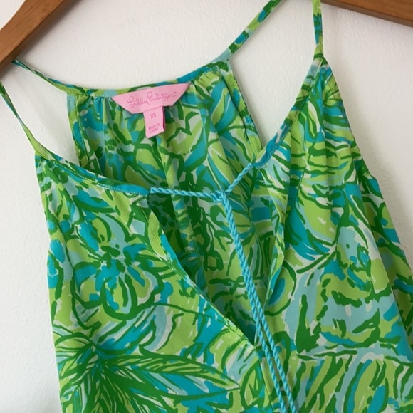 ❌❌SOLD❌❌Lilly Pulitzer silk tank - Picture 2 of 4